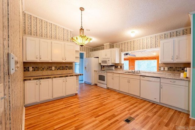 189 Wallace, Tumbling Shoals, AR 72581