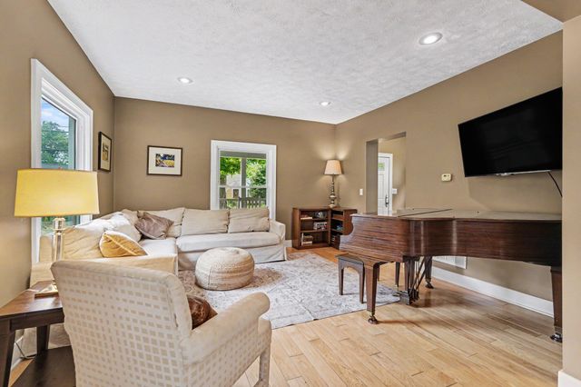 54 Lowell Avenue NE, Grand Rapids, MI 49503