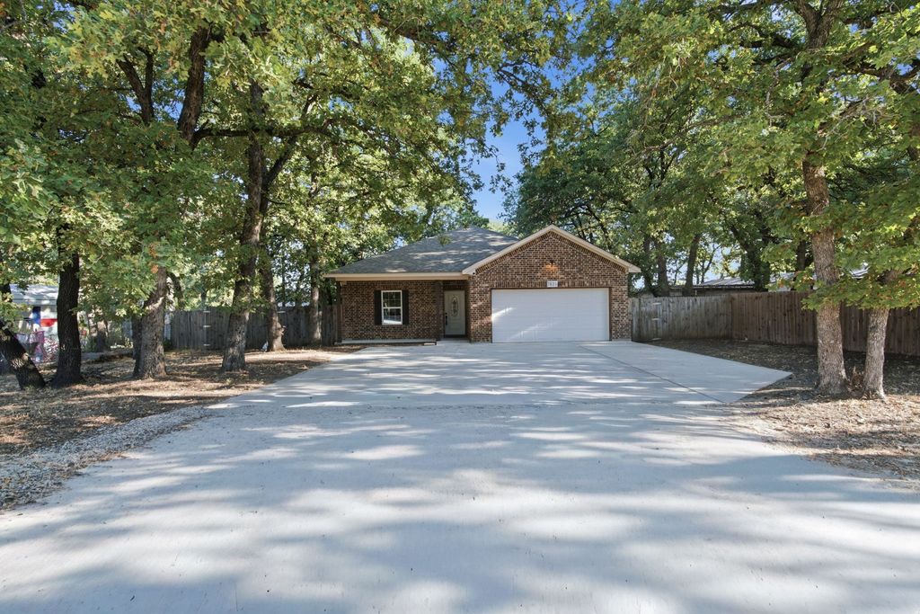 1837 Jennifer Court, Pelican Bay, TX 76020 — photo 2
