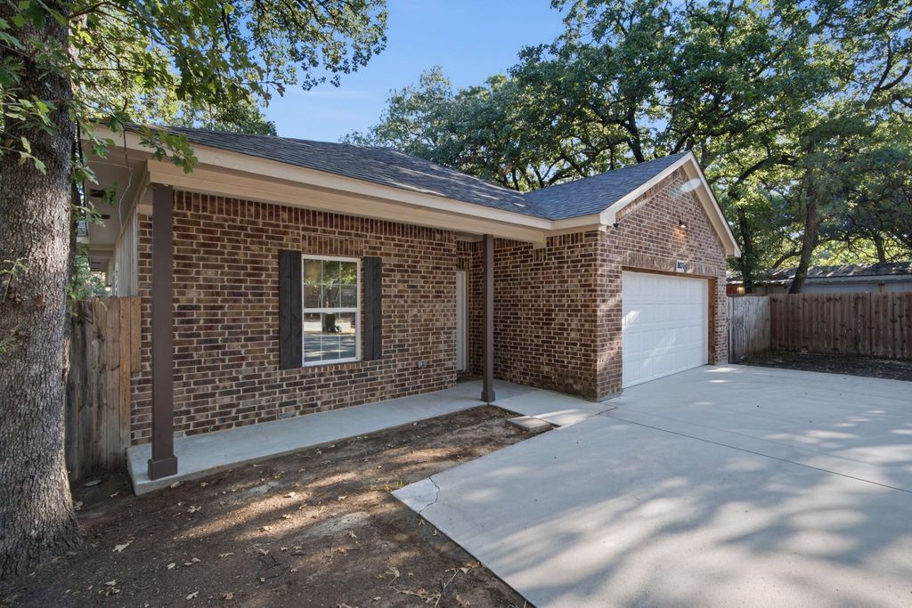 1837 Jennifer Court, Pelican Bay, TX 76020 — photo 4