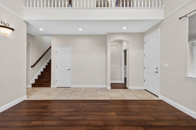 3241 Village Center Dr, Roseville, CA 95747