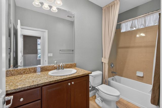 3241 Village Center Dr, Roseville, CA 95747