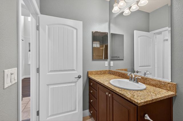 3241 Village Center Dr, Roseville, CA 95747