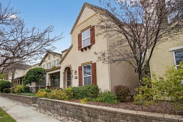 3241 Village Center Dr, Roseville, CA 95747