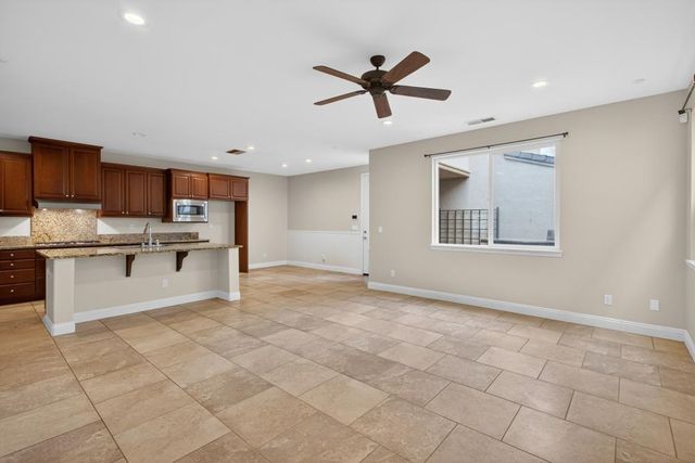 3241 Village Center Dr, Roseville, CA 95747