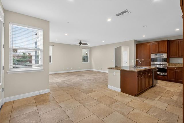 3241 Village Center Dr, Roseville, CA 95747