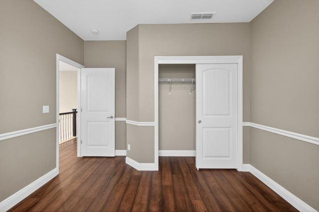 3241 Village Center Dr, Roseville, CA 95747