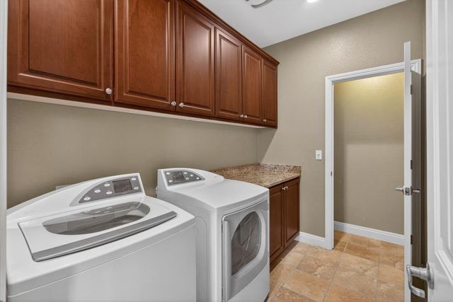 3241 Village Center Dr, Roseville, CA 95747