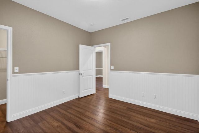 3241 Village Center Dr, Roseville, CA 95747