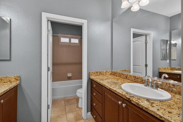 3241 Village Center Dr, Roseville, CA 95747