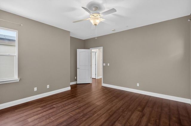 3241 Village Center Dr, Roseville, CA 95747