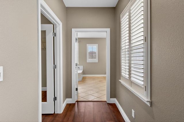 3241 Village Center Dr, Roseville, CA 95747