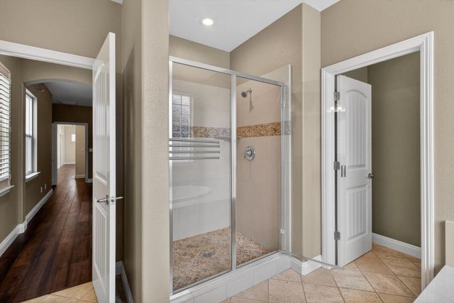 3241 Village Center Dr, Roseville, CA 95747