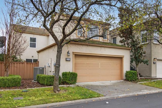 3241 Village Center Dr, Roseville, CA 95747