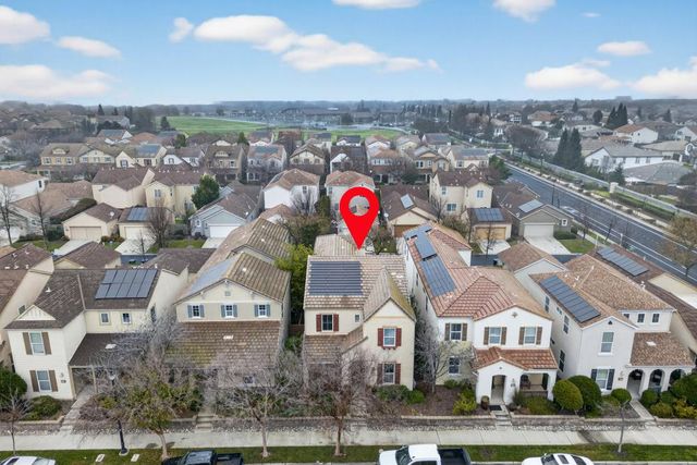 3241 Village Center Dr, Roseville, CA 95747