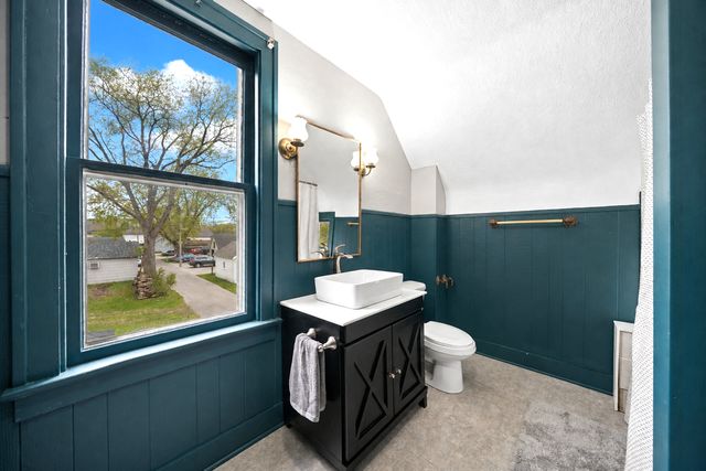 112 7th Avenue NW, Faribault, MN 55021