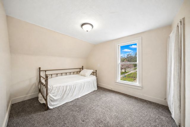 112 7th Avenue NW, Faribault, MN 55021