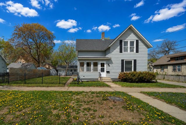 112 7th Avenue NW, Faribault, MN 55021