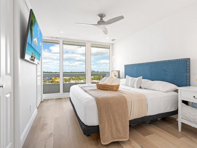5400 OCEAN BOULEVARD 5-3, Sarasota, FL 34242