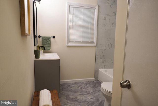 7 WINDSOR PL, Mount Holly, NJ 08060