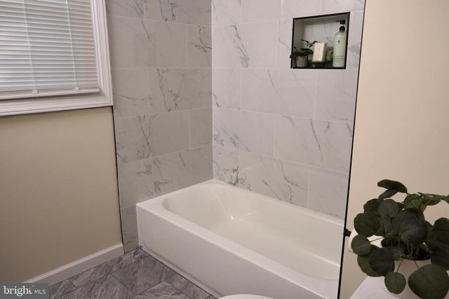 7 WINDSOR PL, Mount Holly, NJ 08060