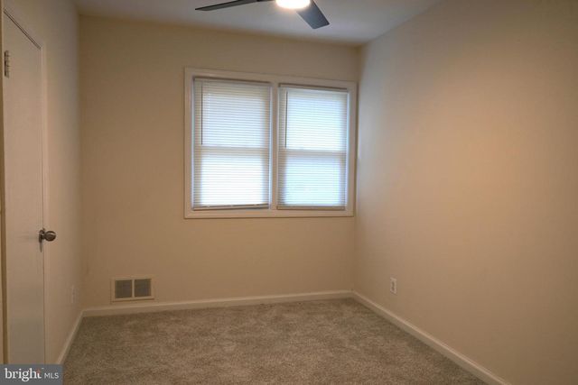 7 WINDSOR PL, Mount Holly, NJ 08060