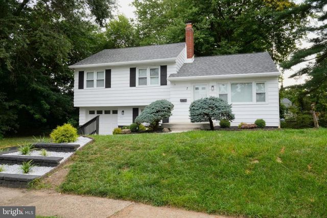 7 WINDSOR PL, Mount Holly, NJ 08060