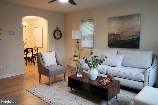 7 WINDSOR PL, Mount Holly, NJ 08060