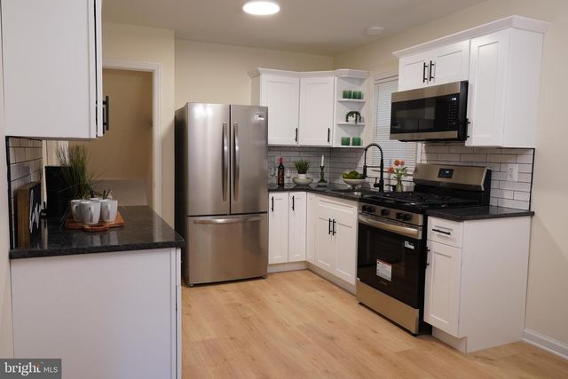 7 WINDSOR PL, Mount Holly, NJ 08060