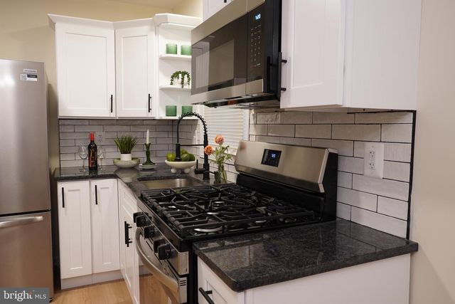 7 WINDSOR PL, Mount Holly, NJ 08060
