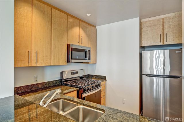 400 Beale Street 1702, San Francisco, CA 94105