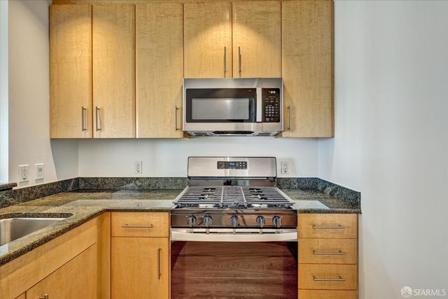 400 Beale Street 1702, San Francisco, CA 94105