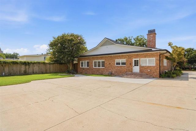 105 Grove Street, Lake Charles, LA 70601