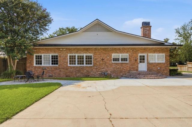 105 Grove Street, Lake Charles, LA 70601