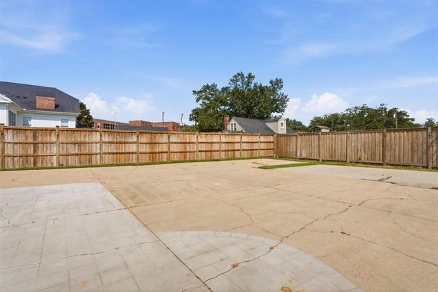 105 Grove Street, Lake Charles, LA 70601