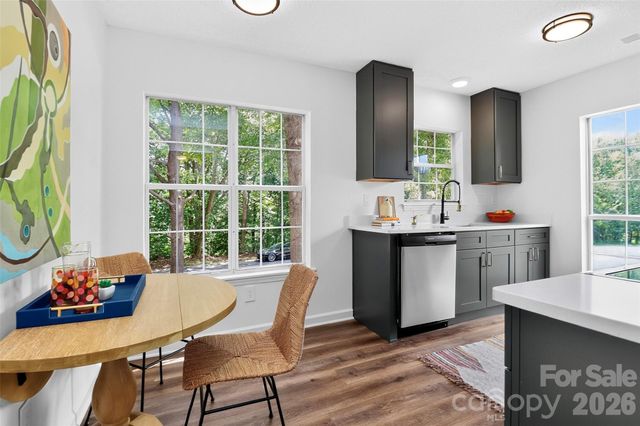 5800 Pennycross Lane, Charlotte, NC 28216