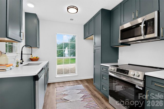 5800 Pennycross Lane, Charlotte, NC 28216