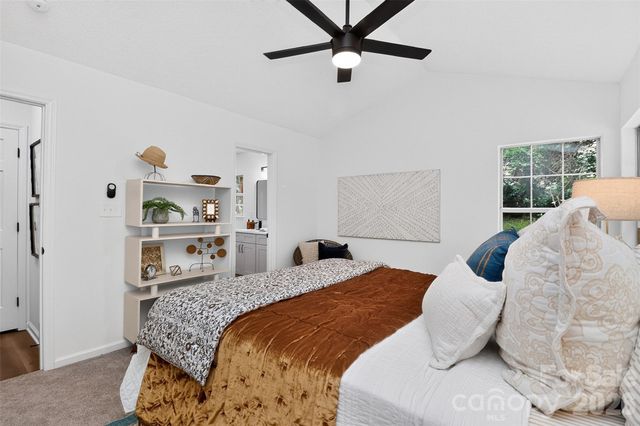 5800 Pennycross Lane, Charlotte, NC 28216