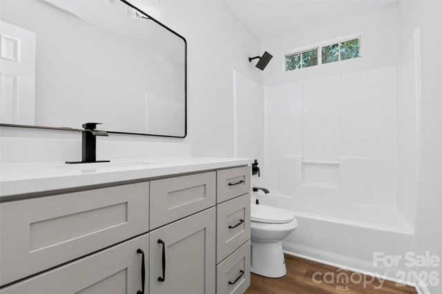 5800 Pennycross Lane, Charlotte, NC 28216