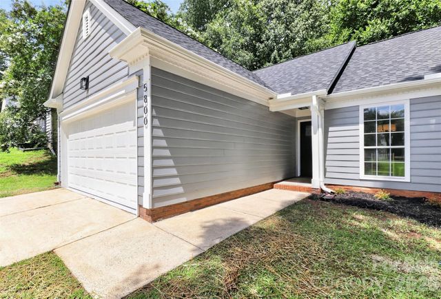 5800 Pennycross Lane, Charlotte, NC 28216