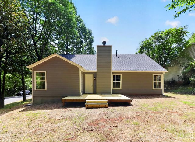 5800 Pennycross Lane, Charlotte, NC 28216