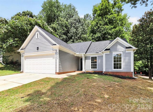 5800 Pennycross Lane, Charlotte, NC 28216