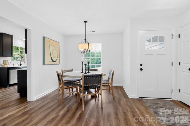 5800 Pennycross Lane, Charlotte, NC 28216