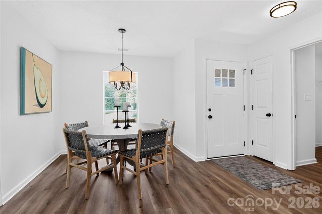 5800 Pennycross Lane, Charlotte, NC 28216