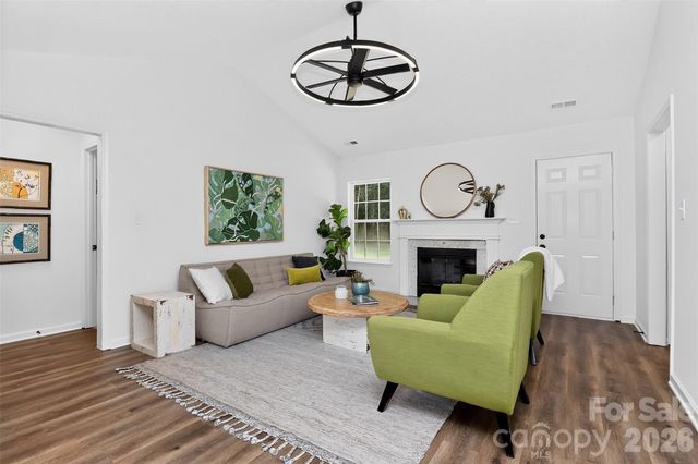 5800 Pennycross Lane, Charlotte, NC 28216