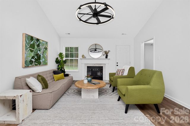5800 Pennycross Lane, Charlotte, NC 28216