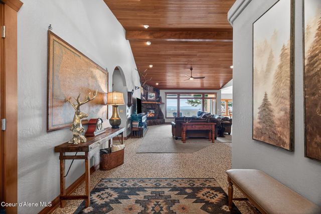 24079 N McKenzie DR, Rathdrum, ID 83858