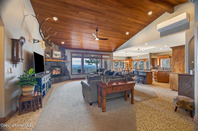 24079 N McKenzie DR, Rathdrum, ID 83858