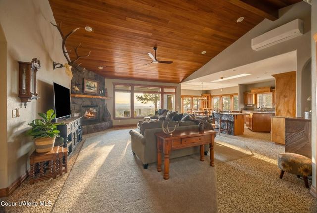 24079 N McKenzie DR, Rathdrum, ID 83858