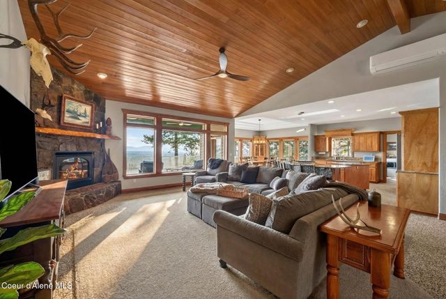 24079 N McKenzie DR, Rathdrum, ID 83858